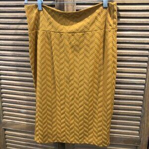 LuLaroe Gold Patterned Polyester/Lycra skirt Size L